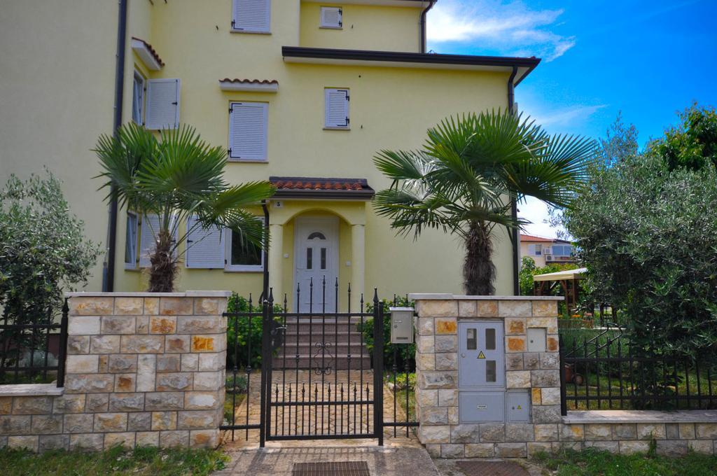 Ana M Apartments Novigrad Istria Exterior foto